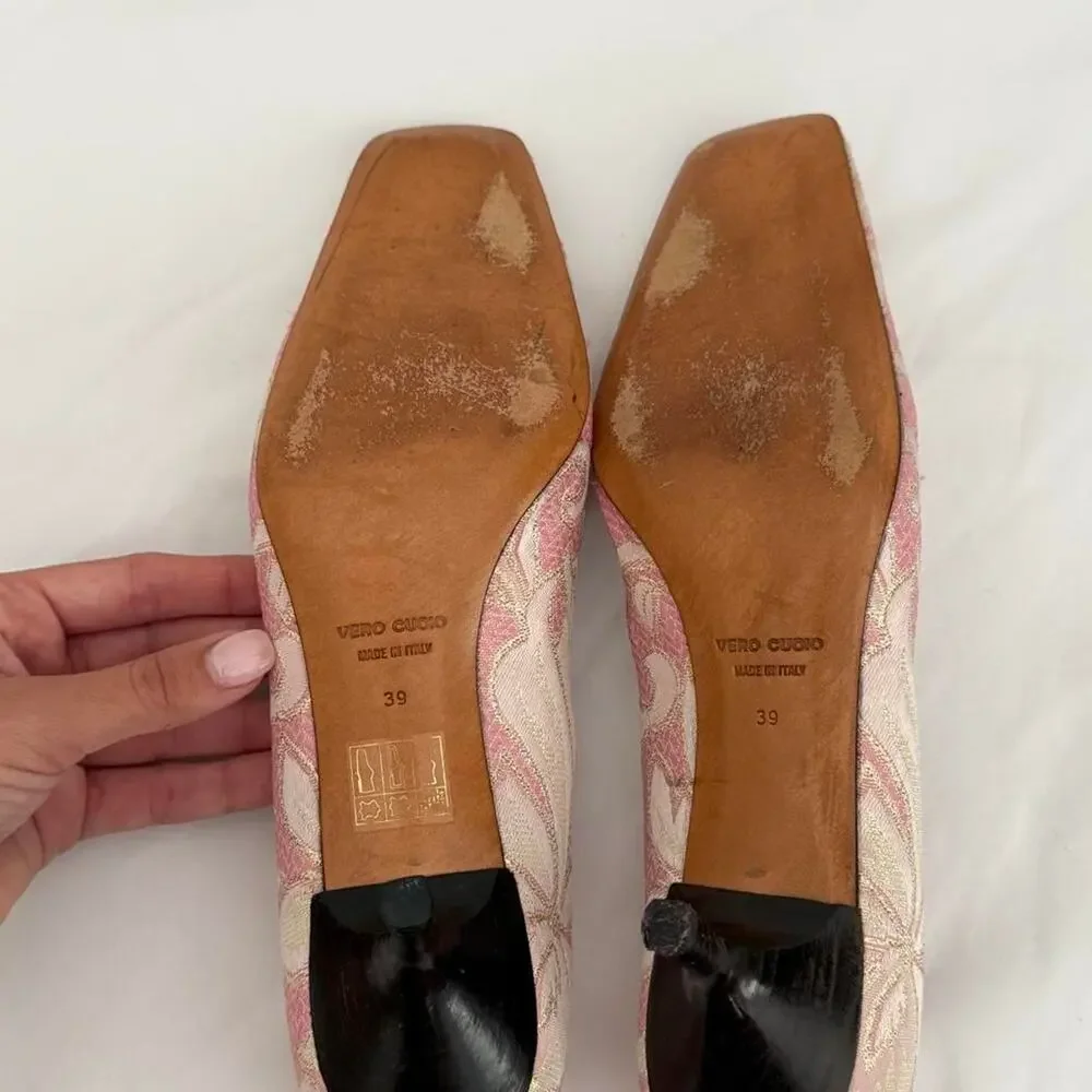 Vintage Bettye Muller Pink & Gold Brocade Kitten Heel Size 39- 8.5
